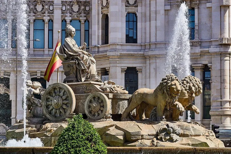Los leones de Cibeles: una historia de amor y un castigo cruel.